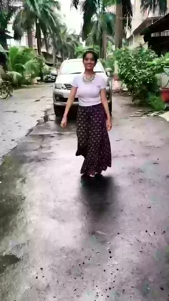 Mere Khayalo Ki Rani Gorgeous Deepika Singh Selfie Video