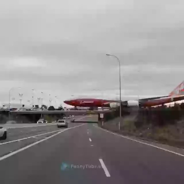 Plane Passing From Over bridge Crazy Video