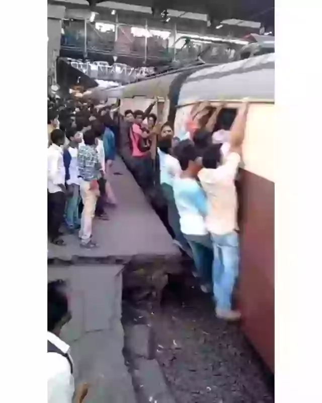 This Hilarious Incident In Mumbai Local